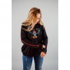 SUDADERA CON PARCHE PANTERA CON FRANJA EN MANGAS